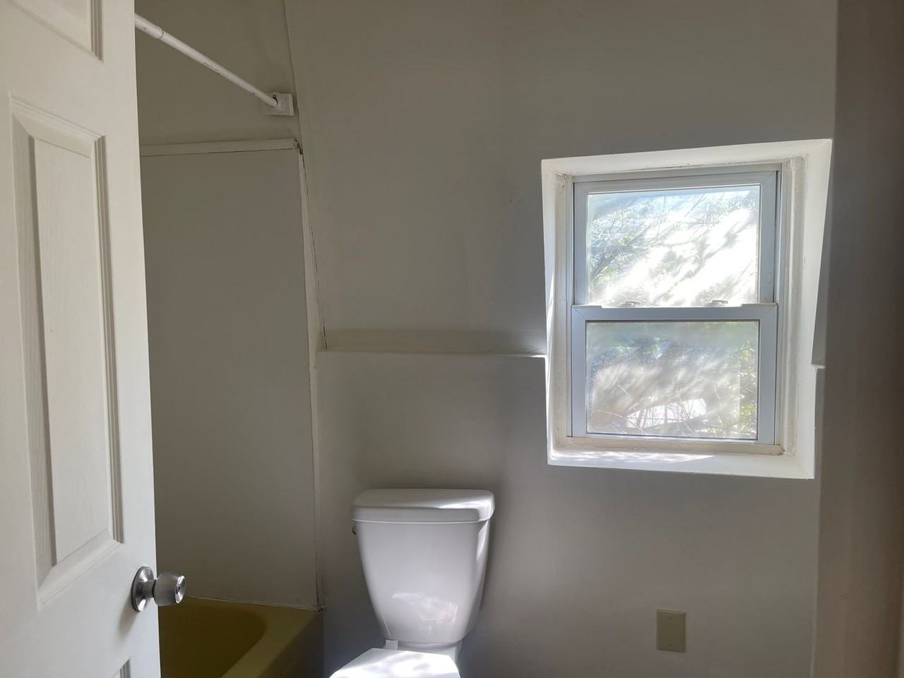 537 Pratt St - Photo 7 of 10