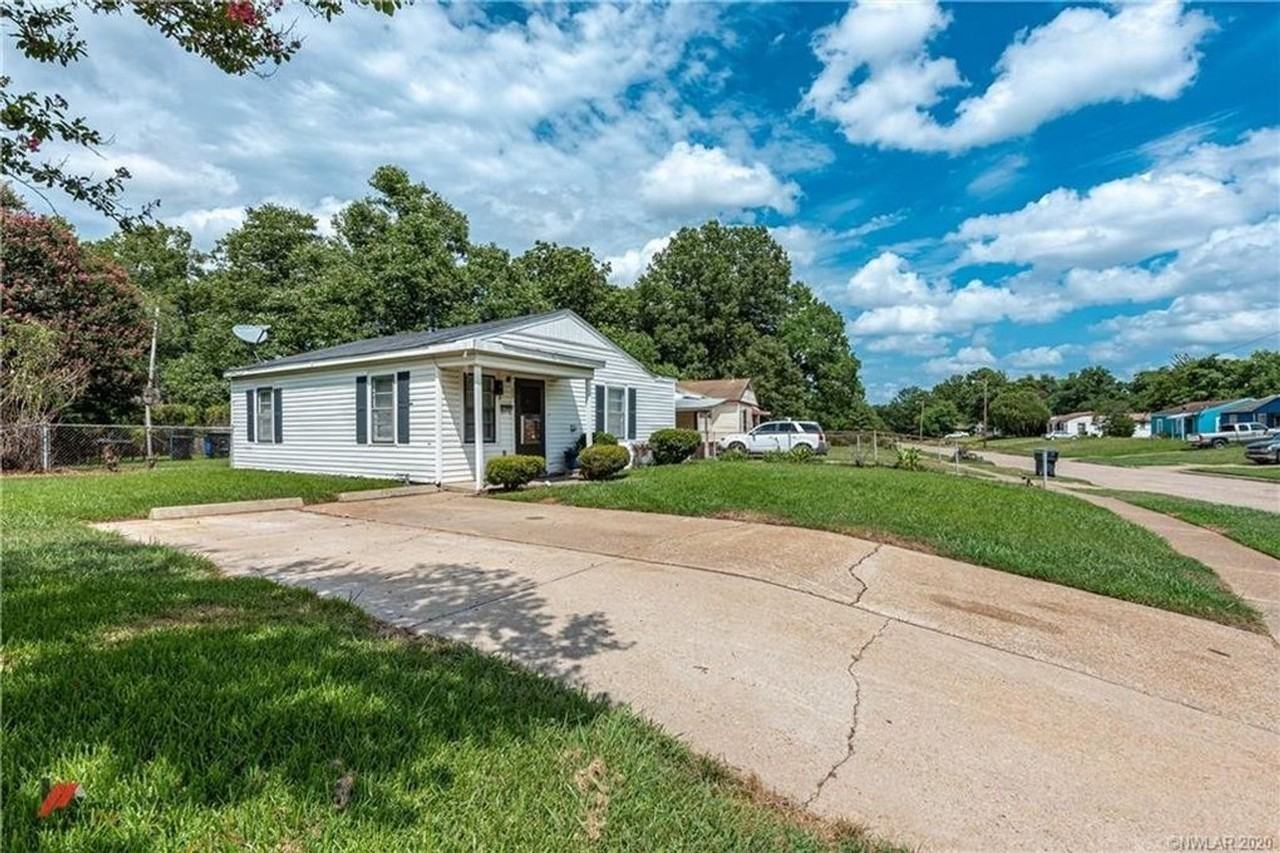3530 Pleasant Dr - Photo 2 of 7