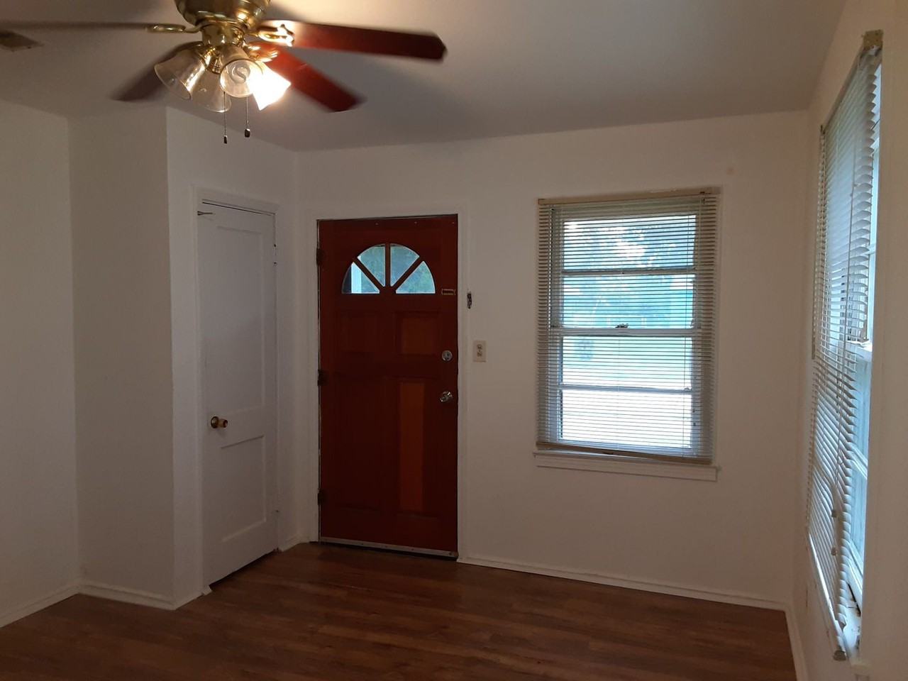 3530 Pleasant Dr - Photo 3 of 7