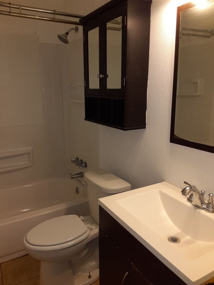 3530 Pleasant Dr - Photo 4 of 7
