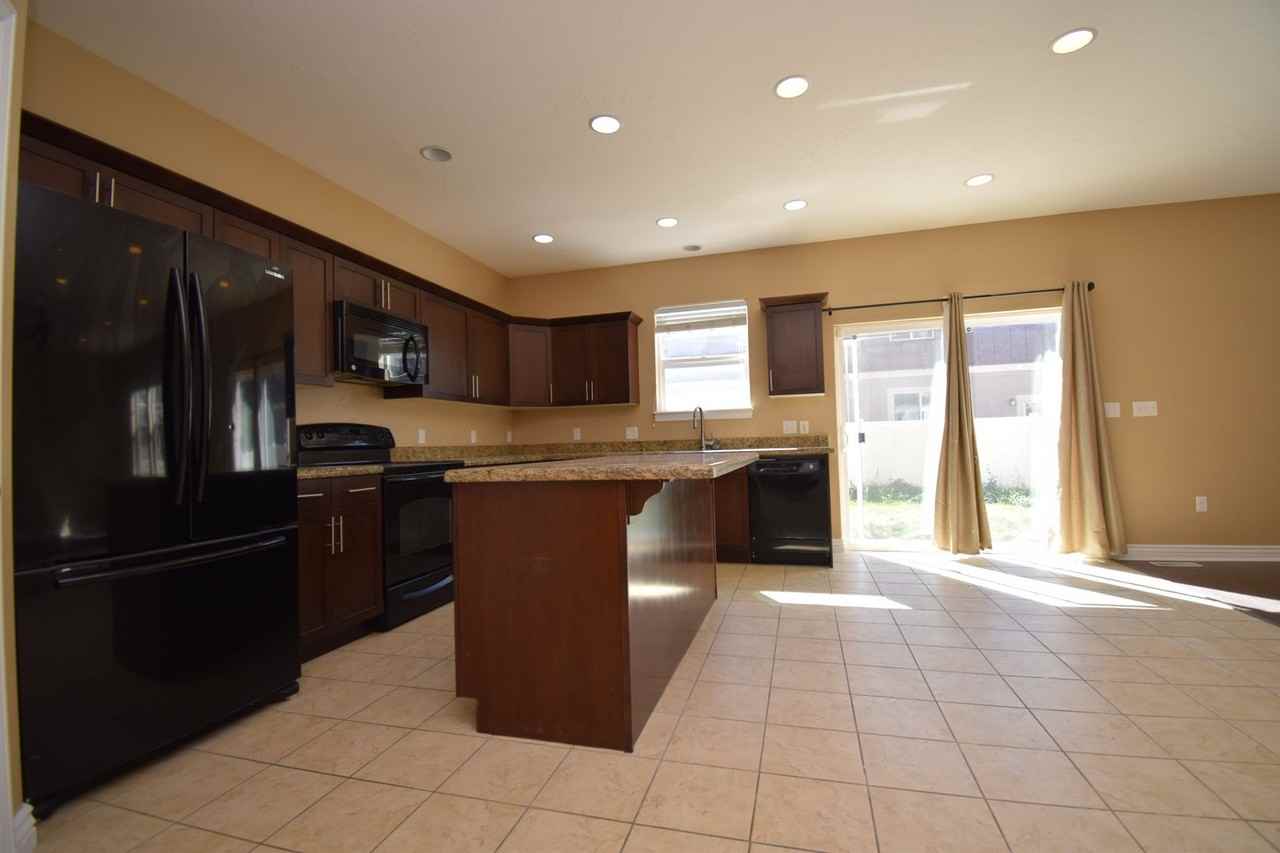 913 W Delorean Ln - Photo 4 of 24