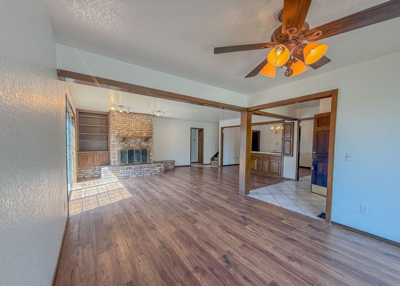 3908 Nw 68th St - Photo 6 of 38