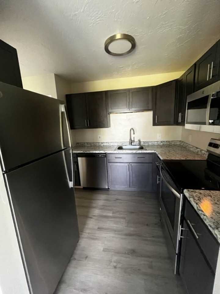 37 Indian Brook Cir #35 - Photo 3 of 13