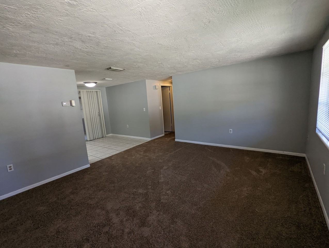 23 N Lee St - Photo 3 of 16