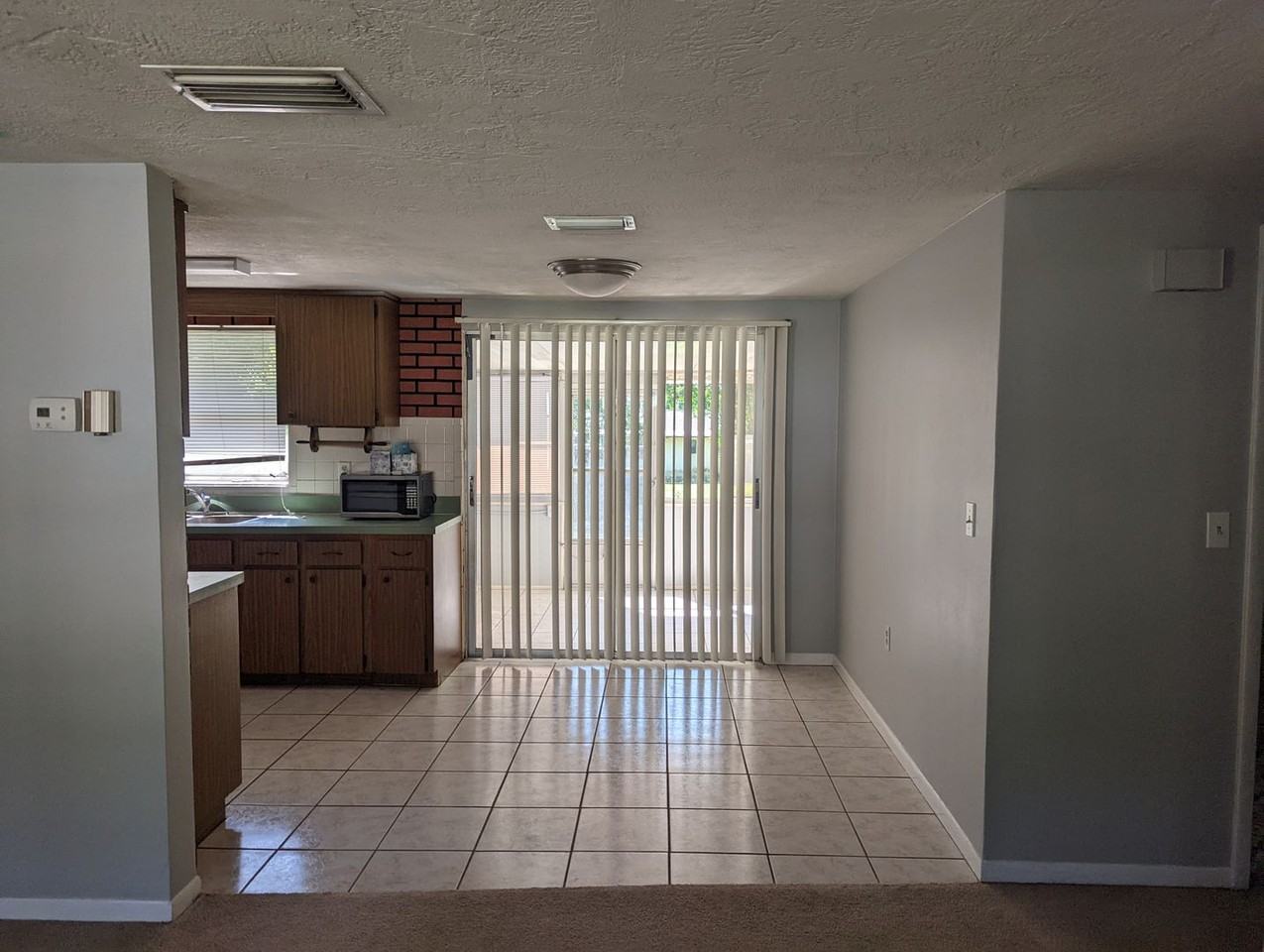 23 N Lee St - Photo 5 of 16
