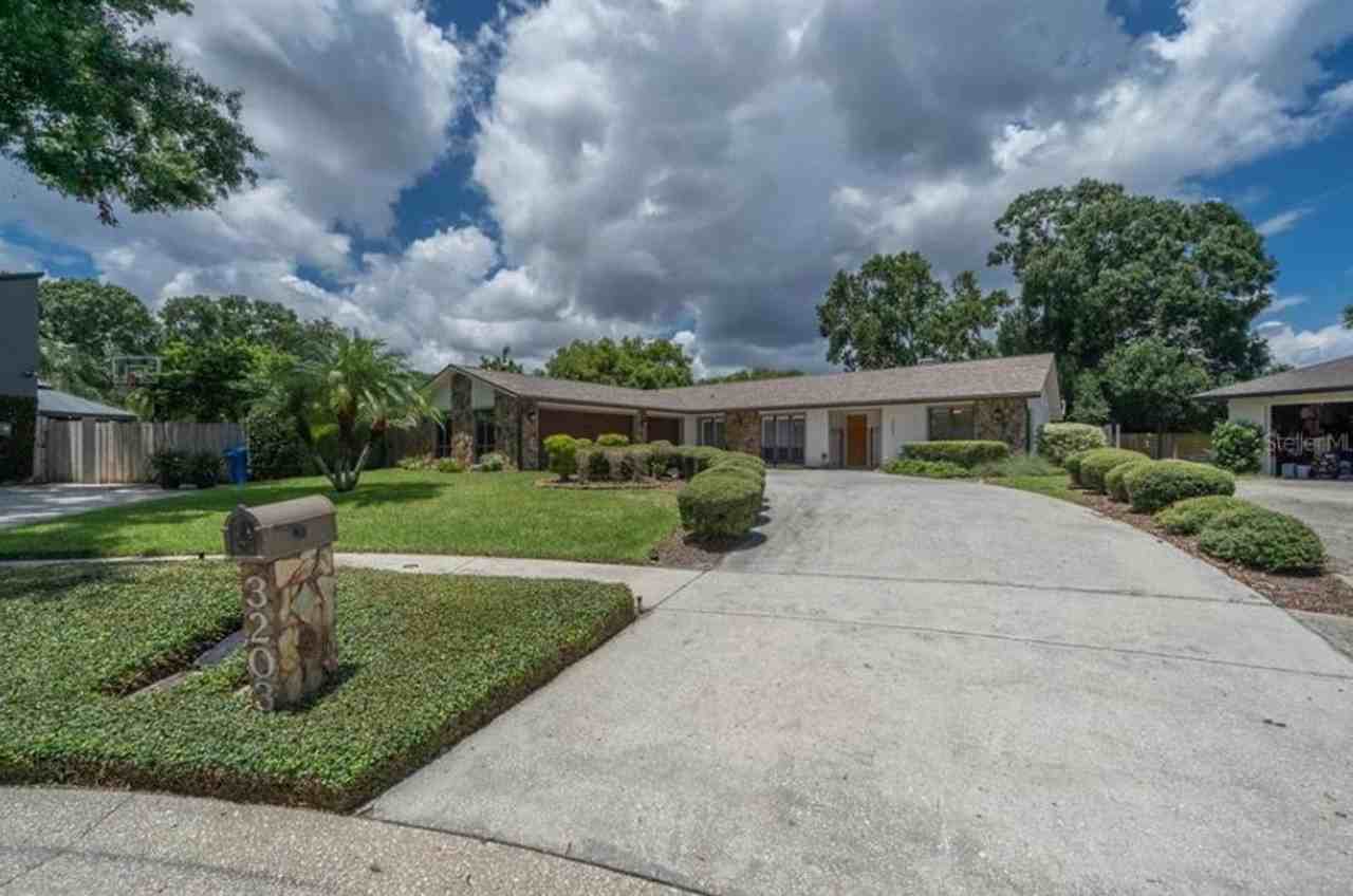 3203 Stoneybrook Ln - Photo 2 of 29