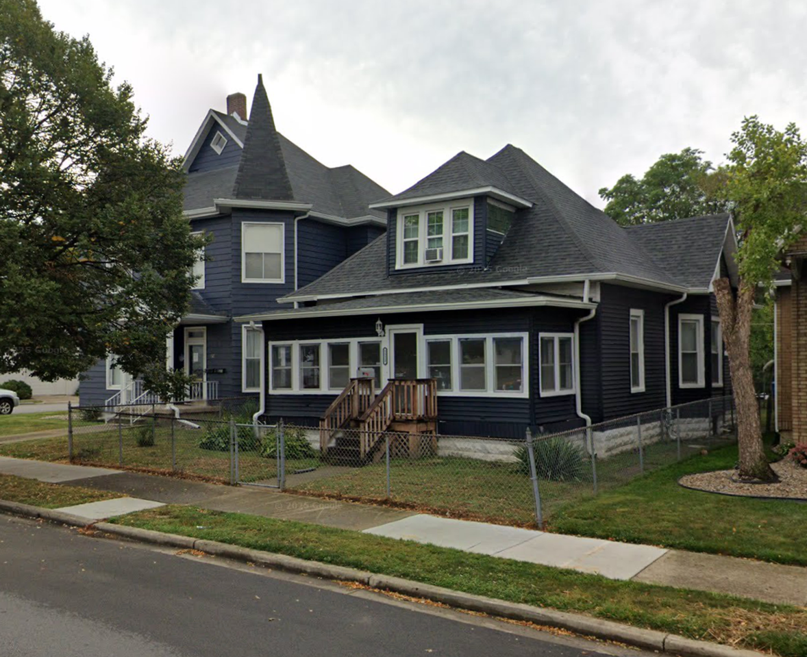1523 Poplar St - Photo 2 of 2