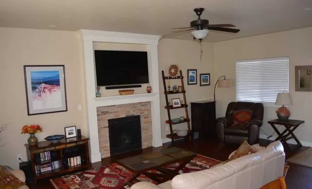 4413 Desert Canyon Trl - Photo 3 of 26