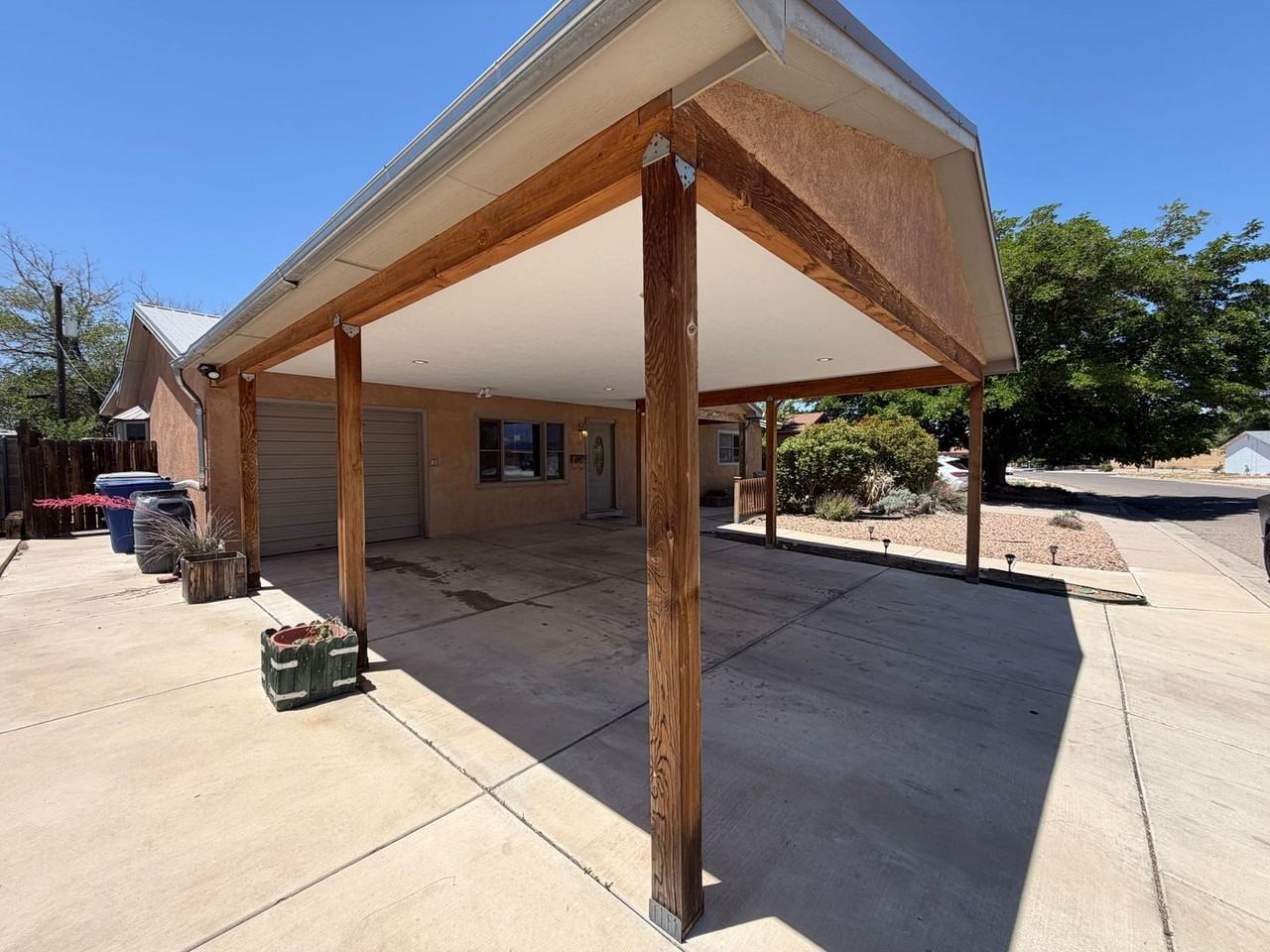 337 Glorieta St Ne - Photo 3 of 43