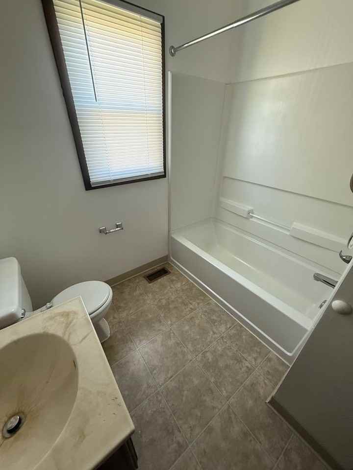 1211 Heizer St - Photo 6 of 13