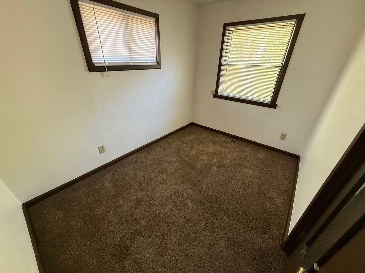 1211 Heizer St - Photo 7 of 13