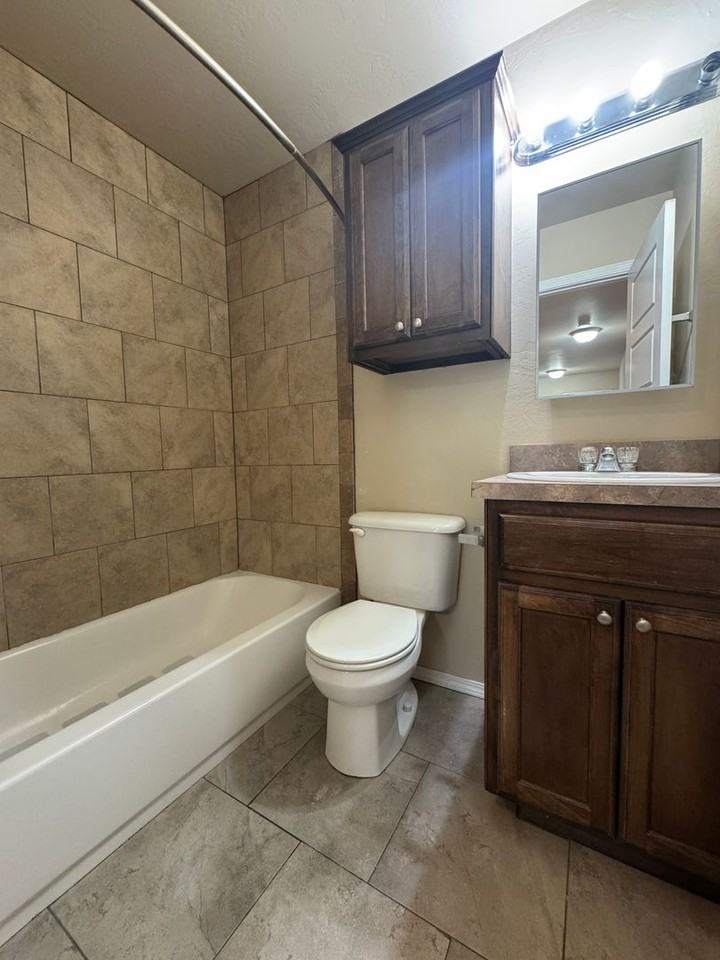 1305 Sw Washington Ave - Photo 7 of 11