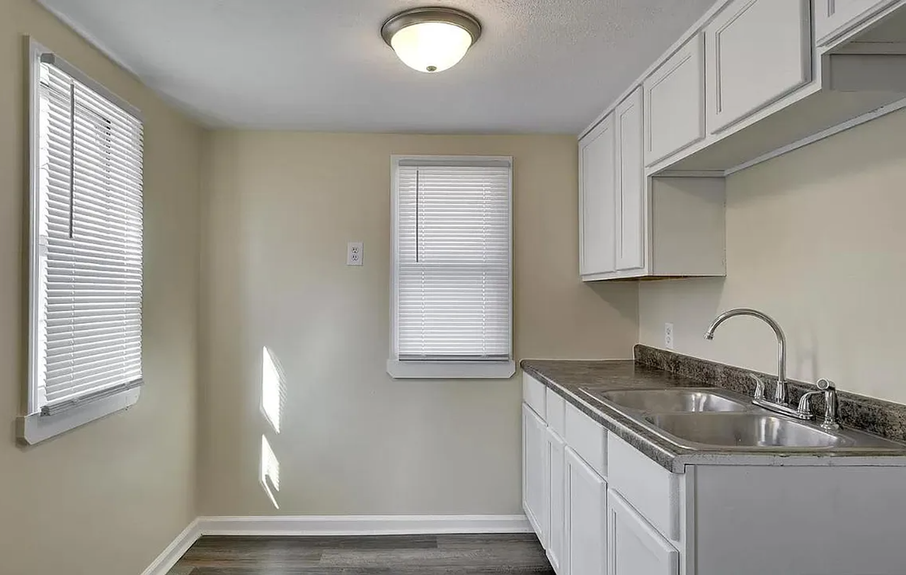 6808 N 30th St - Photo 5 of 8