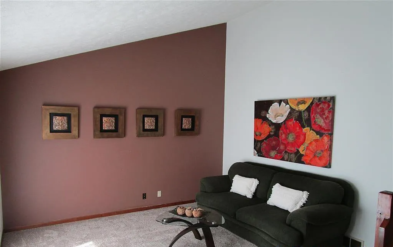 12724 Grant Cir - Photo 2 of 8