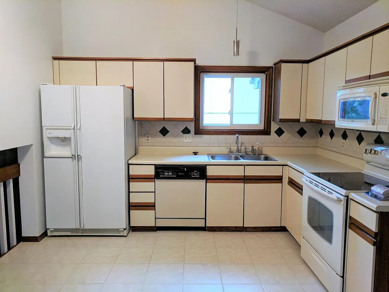 12724 Grant Cir - Photo 5 of 8