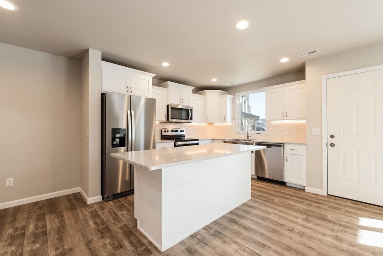 3815 Gemini Dr Se - Photo 4 of 8