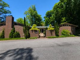 featured image of 1 Dellwood Dr