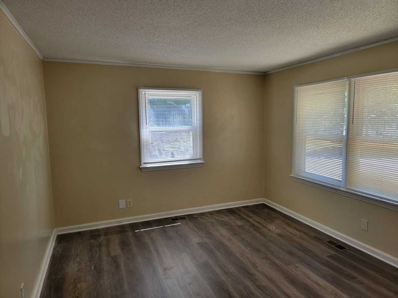 1900 Trogdon St - Photo 7 of 10