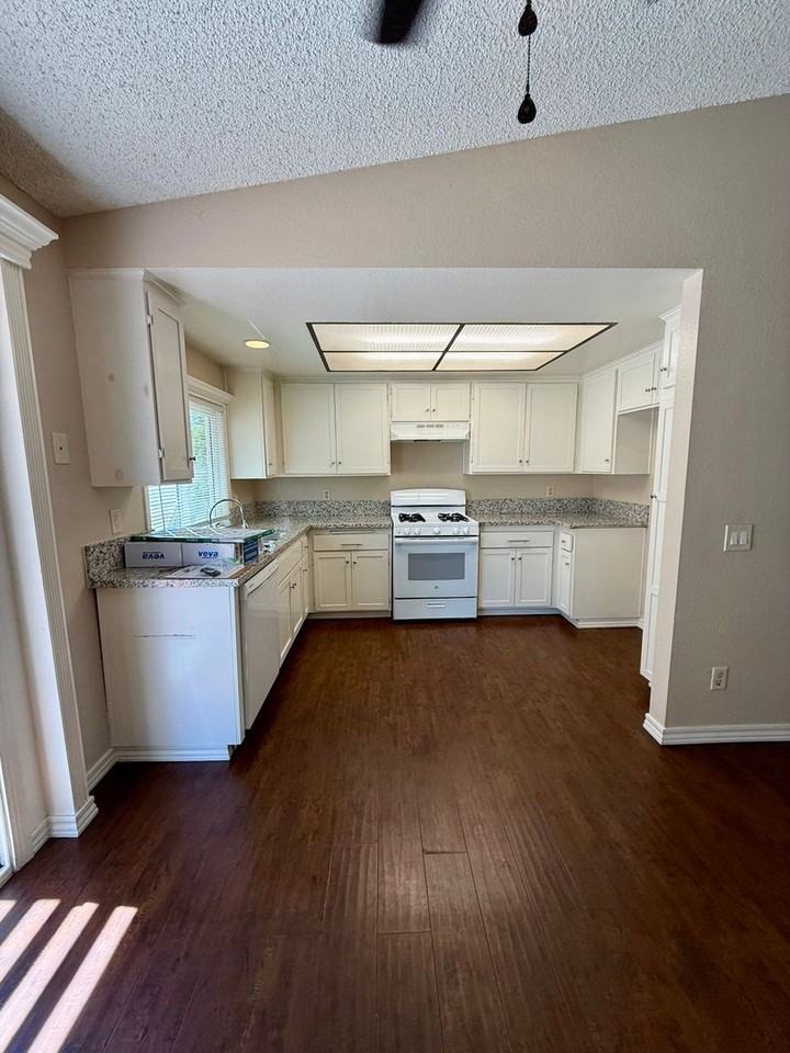 21781 Winding Rd - Photo 4 of 11