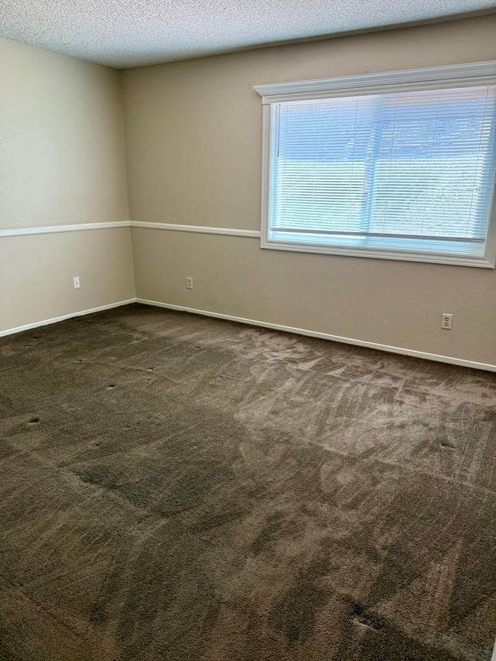 21781 Winding Rd - Photo 6 of 11