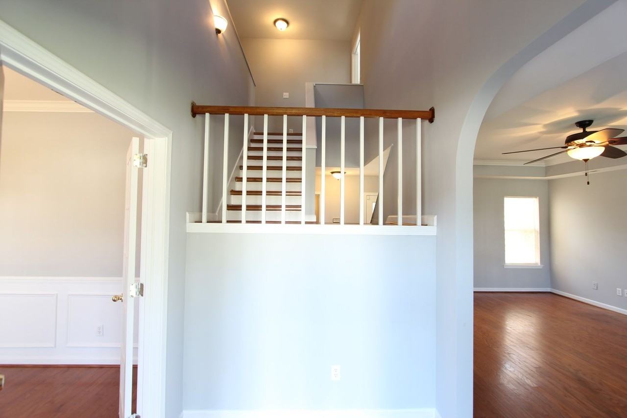 2813 Bridlewood Ter - Photo 4 of 32