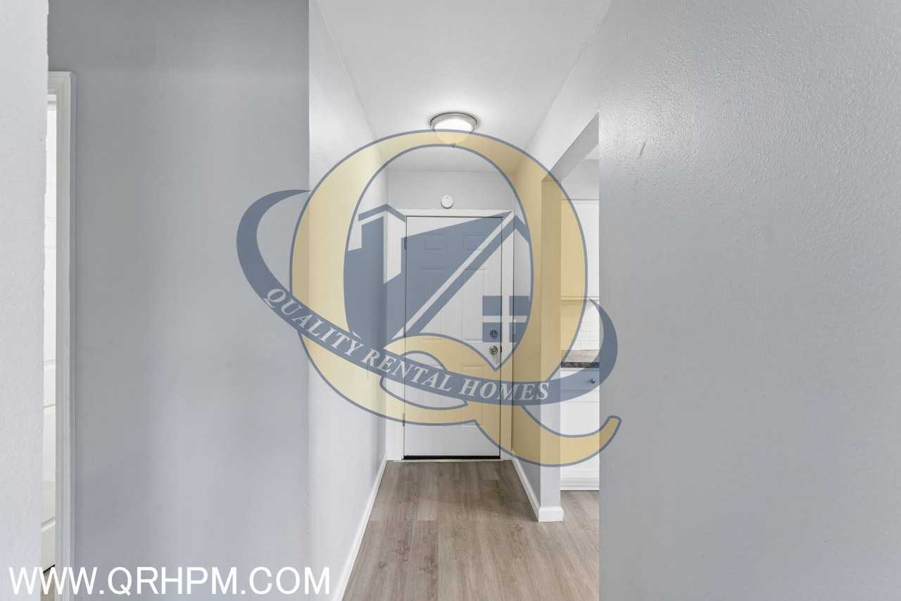 Autumn Manor Apartments - Photo 4 of 37