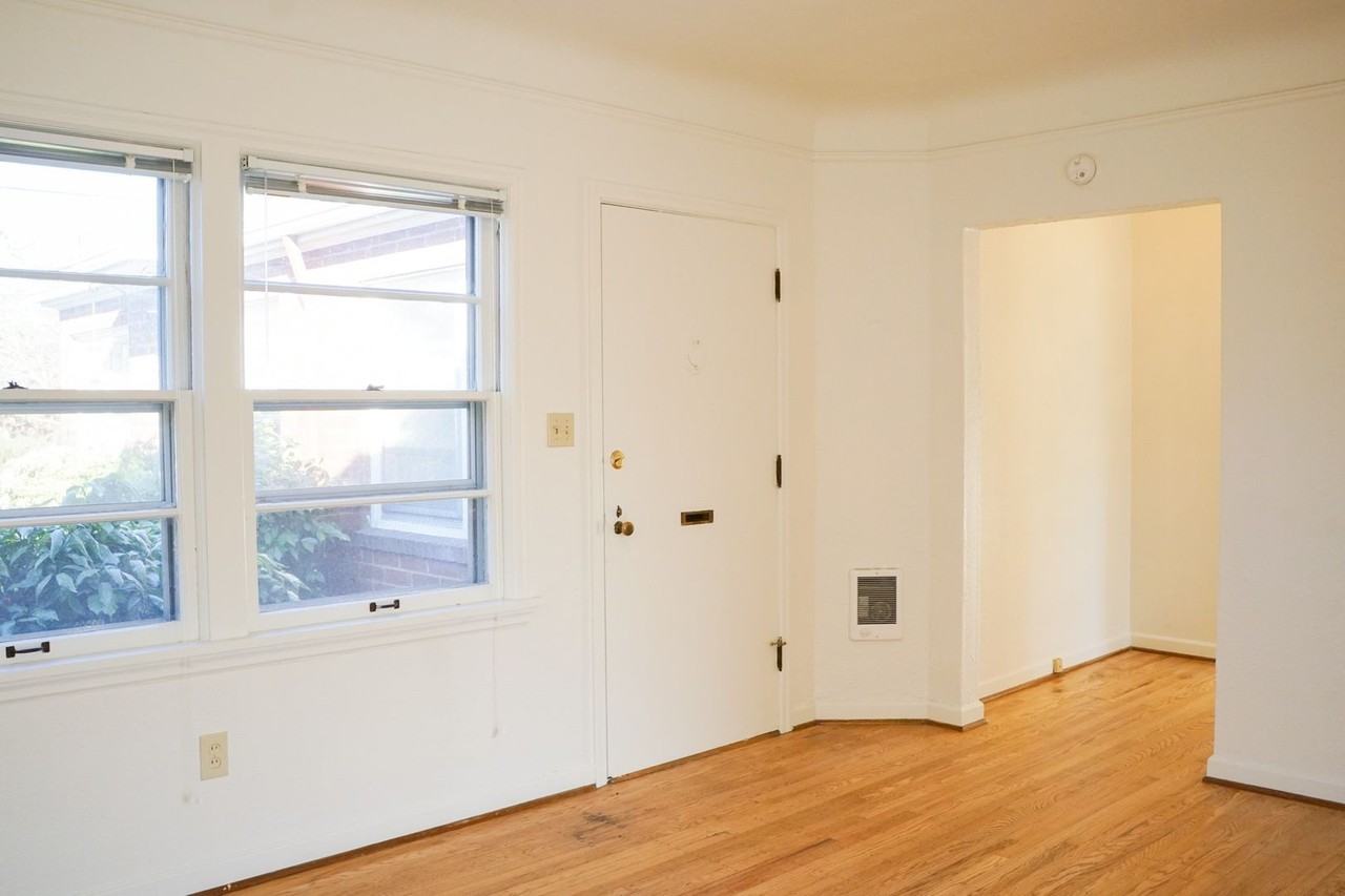 1632 Ne Prescott St #4 - Photo 3 of 13