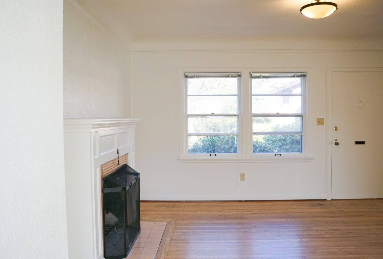 1632 Ne Prescott St #4 - Photo 4 of 13