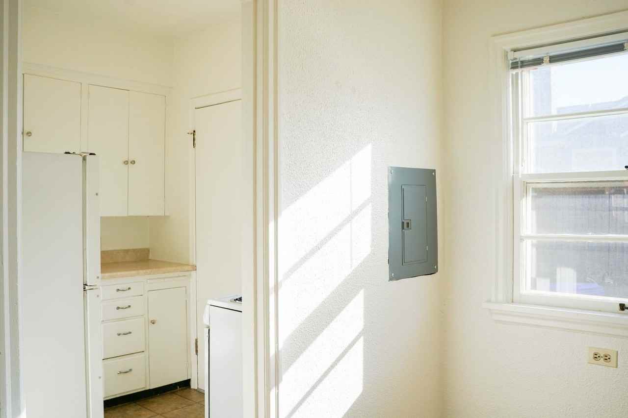 1632 Ne Prescott St #4 - Photo 6 of 13