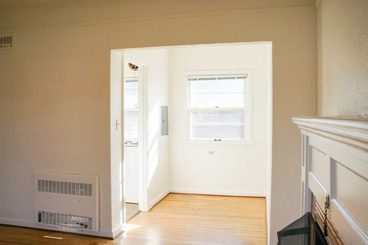 1632 Ne Prescott St #4 - Photo 7 of 13