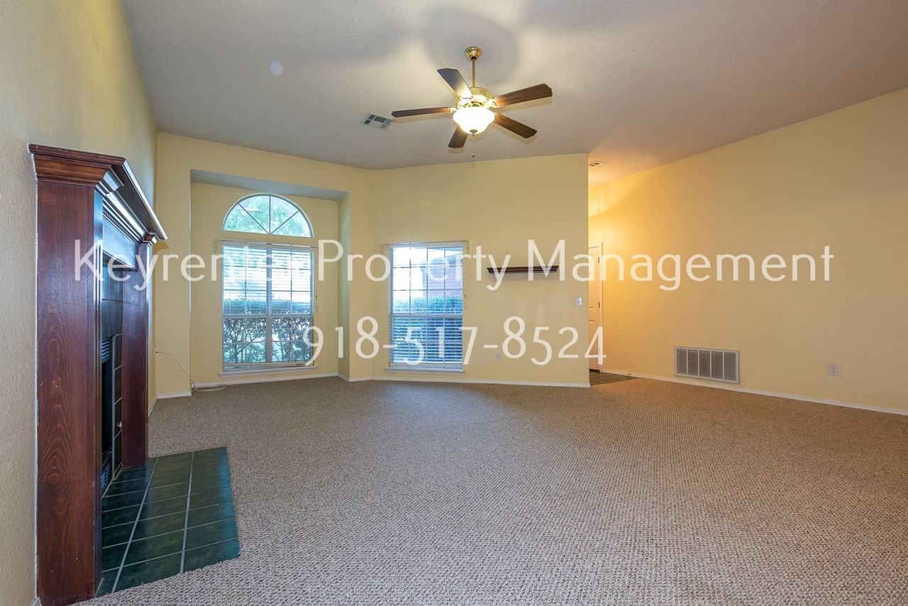 9638 S 90th East Ave - Photo 5 of 46