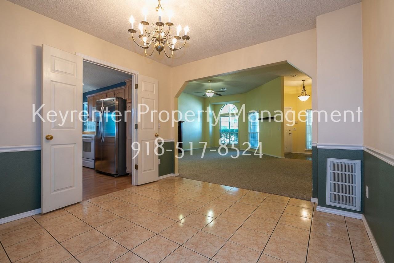 9638 S 90th East Ave - Photo 6 of 46