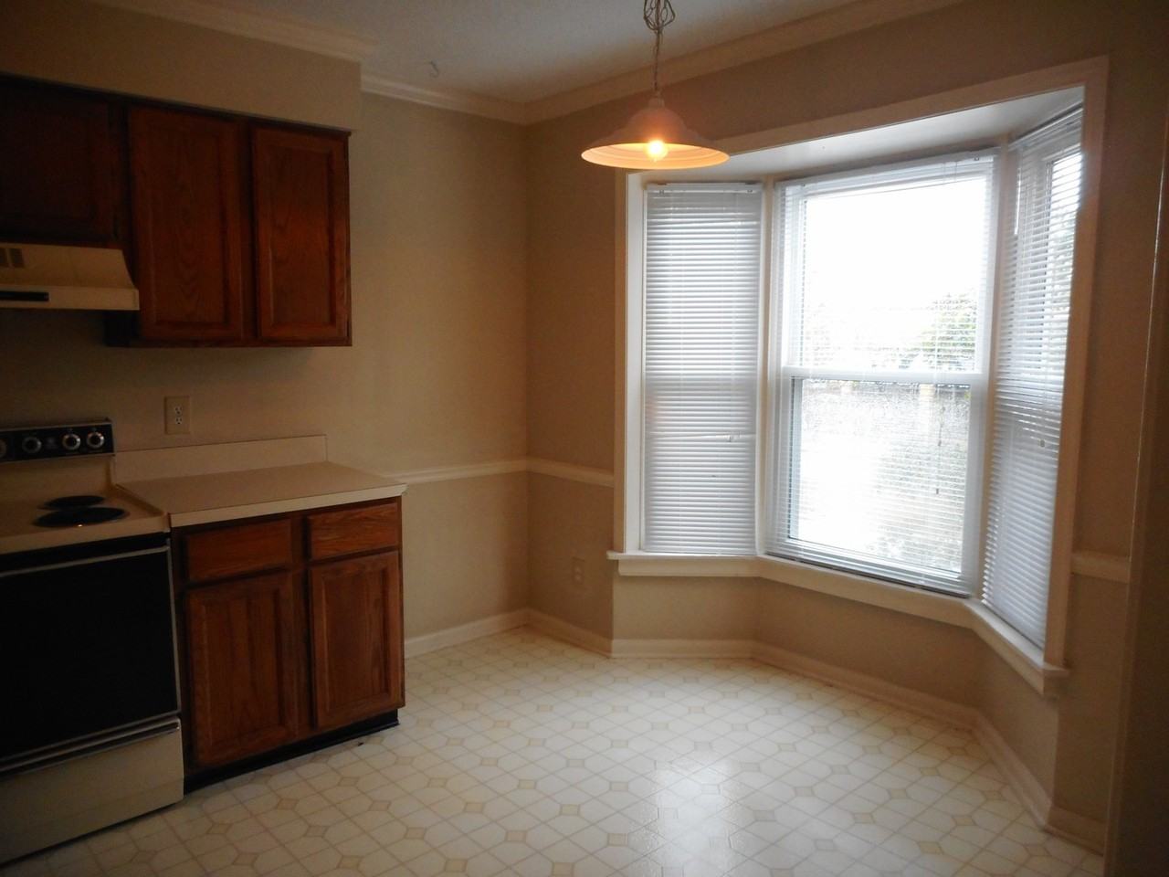515 Spring Garden St - Photo 3 of 18