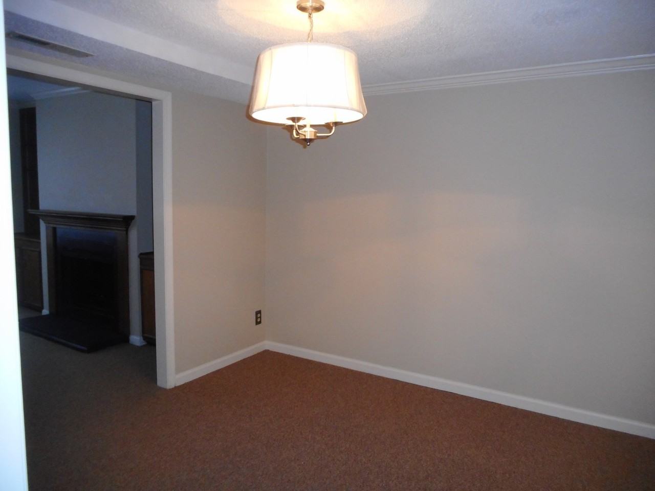 515 Spring Garden St - Photo 7 of 18