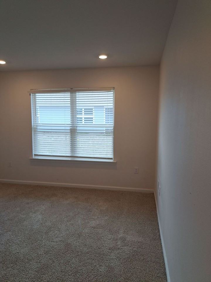 4012 Millicent Ln - Photo 7 of 21