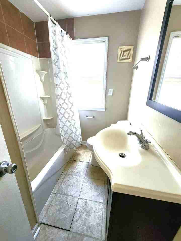 5908 N 80th St - Photo 4 of 10