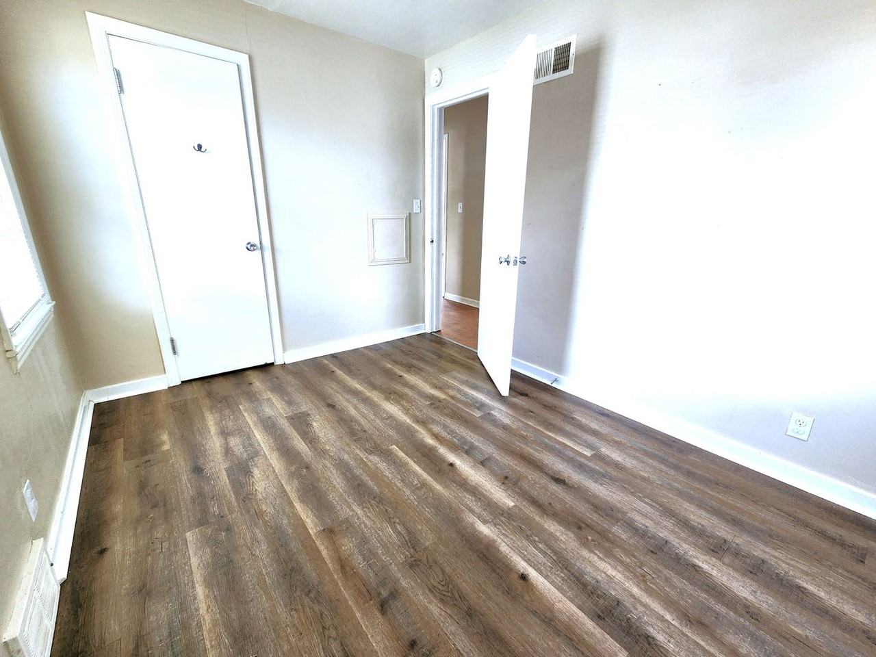 5908 N 80th St - Photo 7 of 10