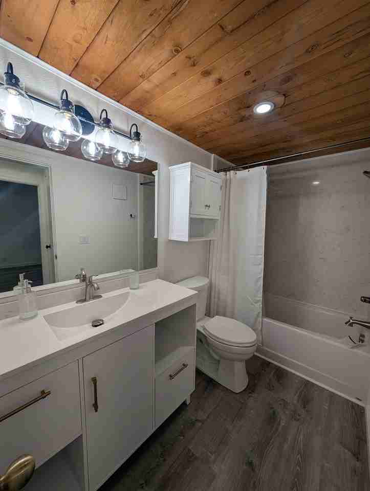 1420 Summers Ln - Photo 6 of 14