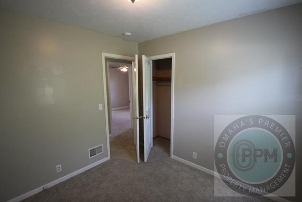 3442 S 88th St - Photo 6 of 17