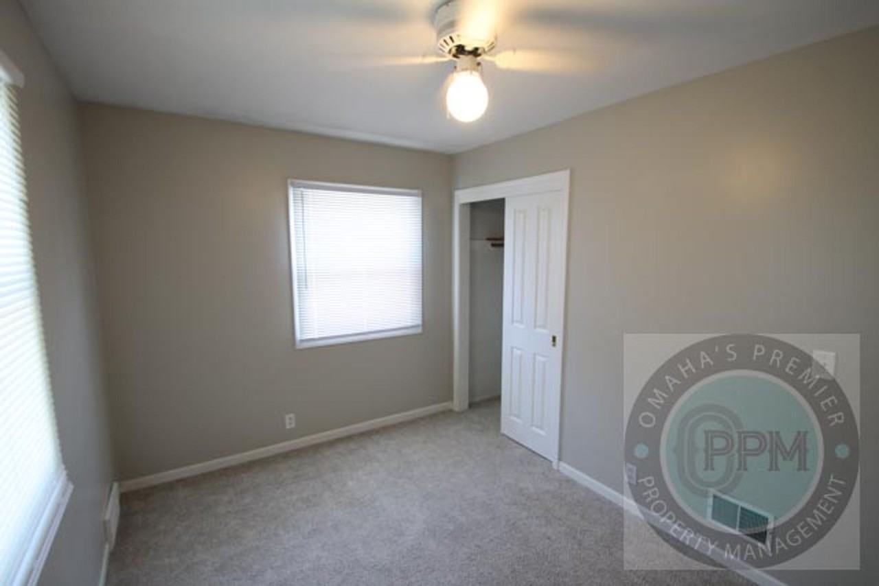 3442 S 88th St - Photo 7 of 17