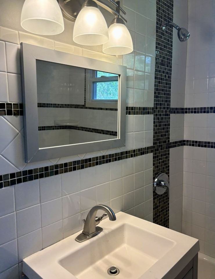 8350 Lakewood Ave - Photo 7 of 11