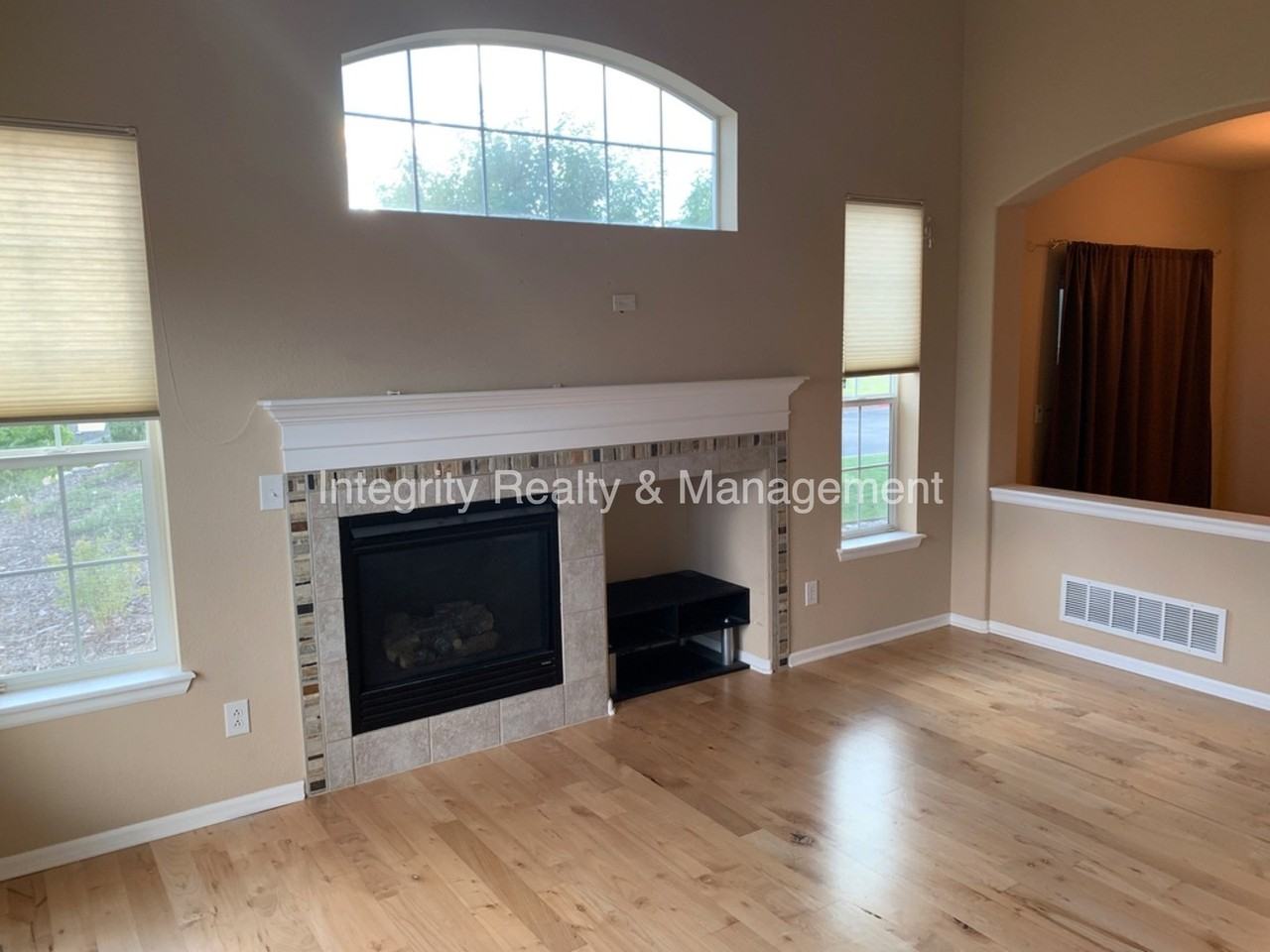 552 Hanging Rock Pl - Photo 3 of 28