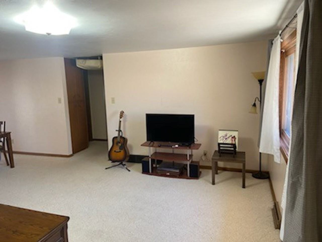 1242 Sumner St - Photo 2 of 9