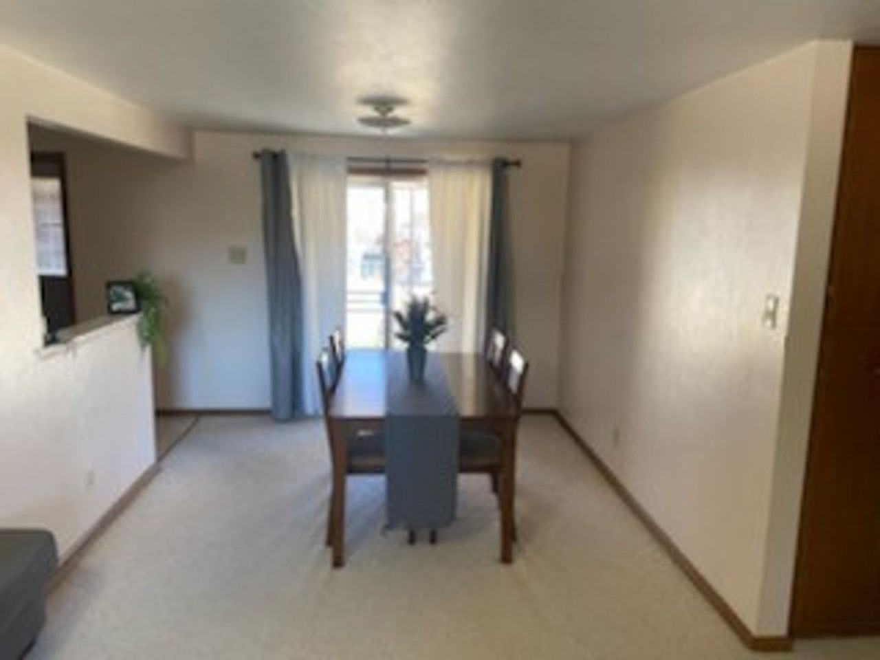 1242 Sumner St - Photo 5 of 9