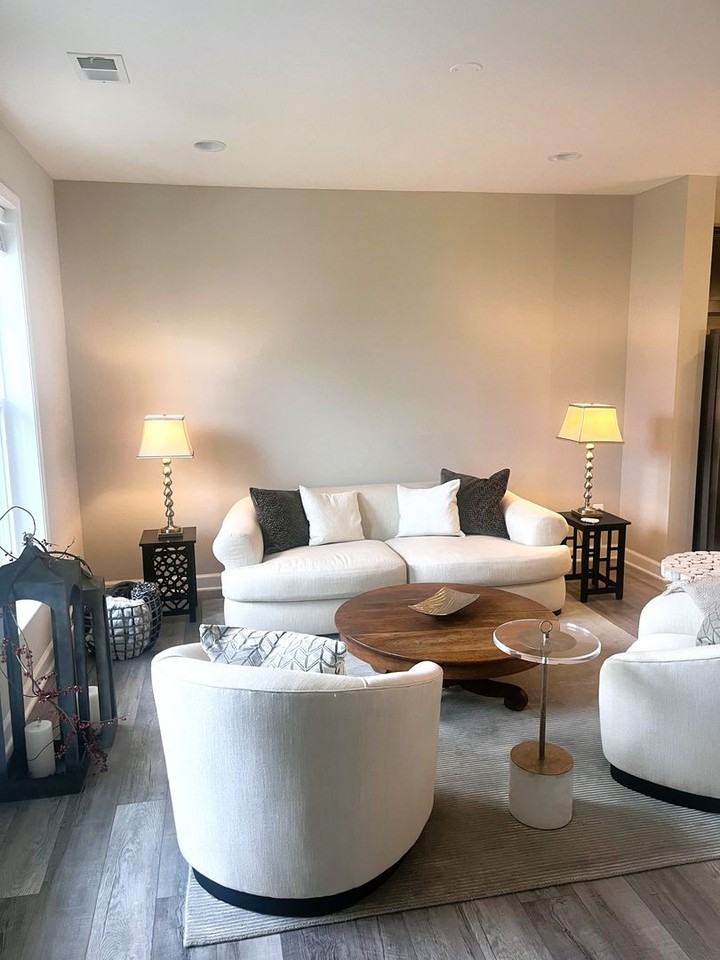 3394 Charleston Blvd - Photo 2 of 18