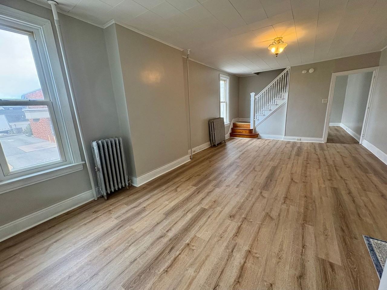 923 W Princess St - Photo 6 of 32