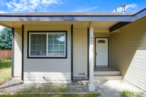 featured image of 649 W Helen Ave