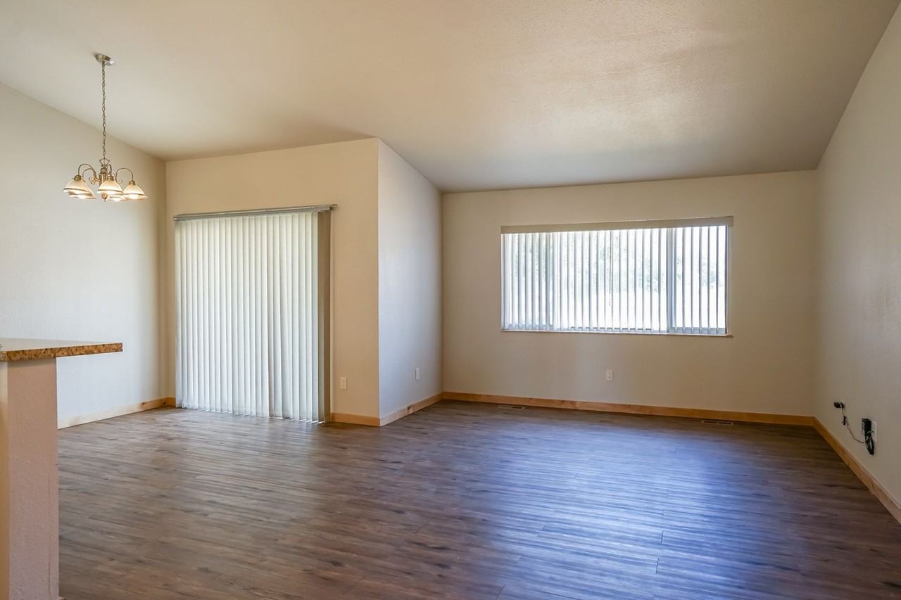 649 W Helen Ave - Photo 4 of 27