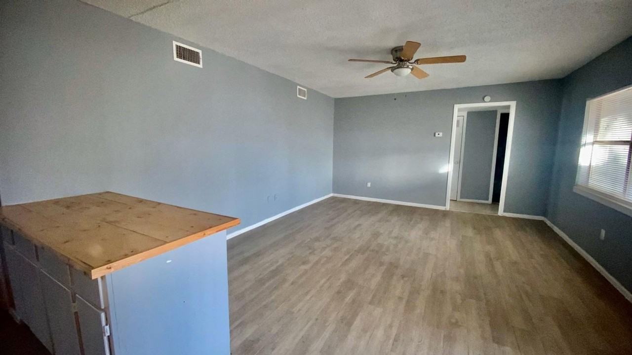 2906 Cornell St - Photo 7 of 12