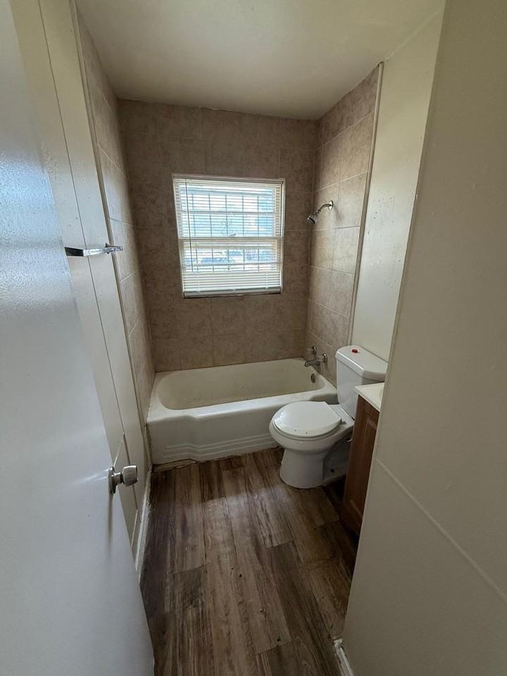 3016 E 3rd Pl - Photo 5 of 6
